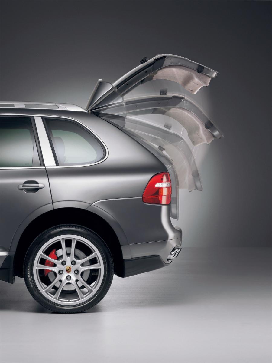  Porsche Cayenne Turbo 2007 года  (фото 16 из 43)